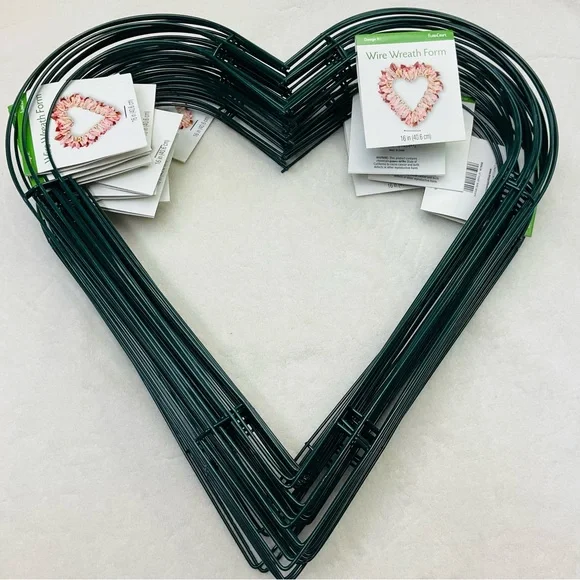 NWT 17pc 16” x 16” Heart-Shaped Wire Wreath Form by Flora Craft Homemade Decor - Picture 1 of 8